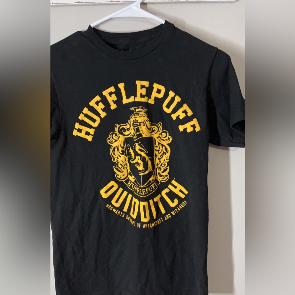 Harry Potter hufflepuff t shirt size small
